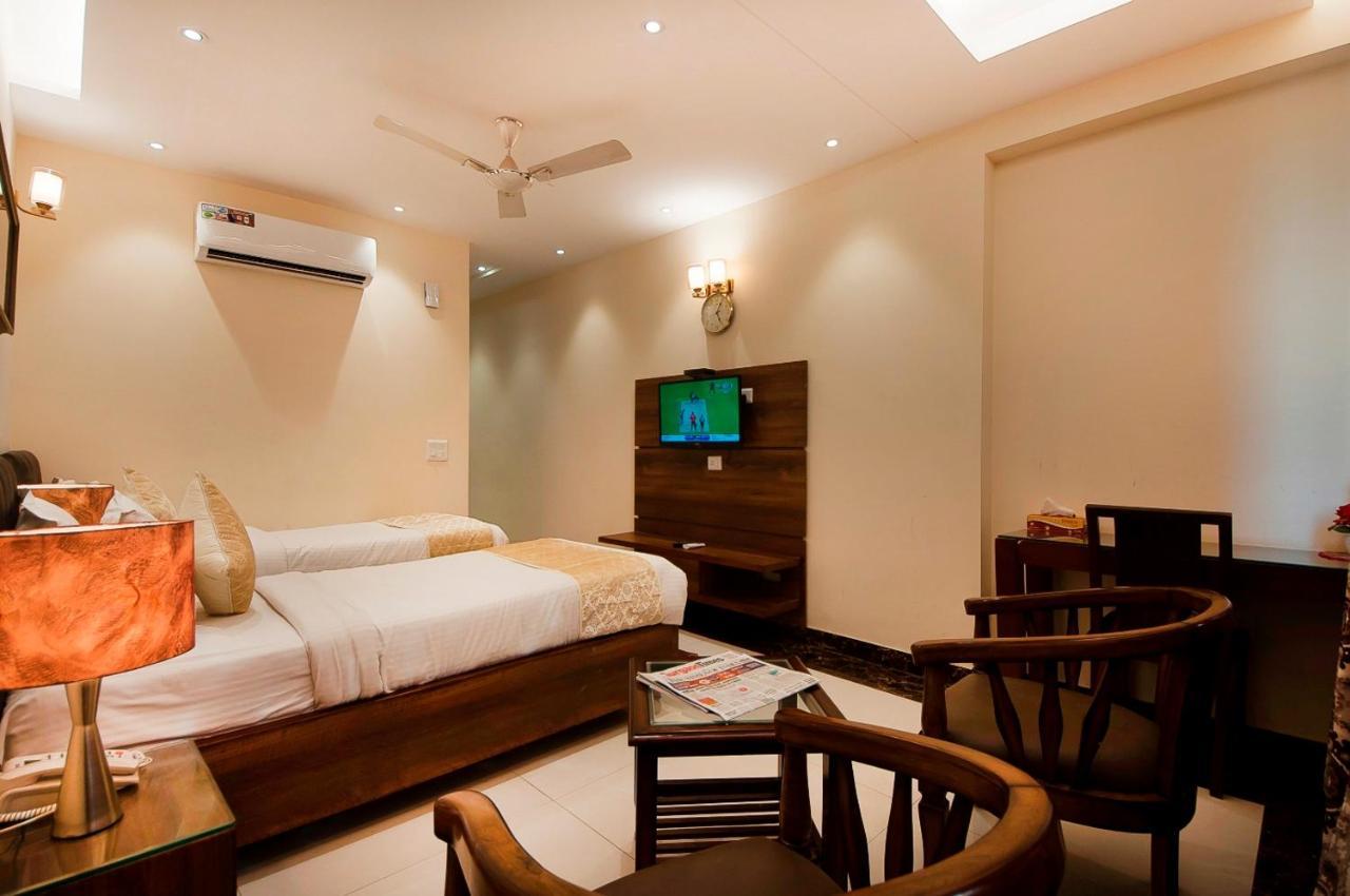 Imperial Apartments Huda City Gurgaon Eksteriør billede