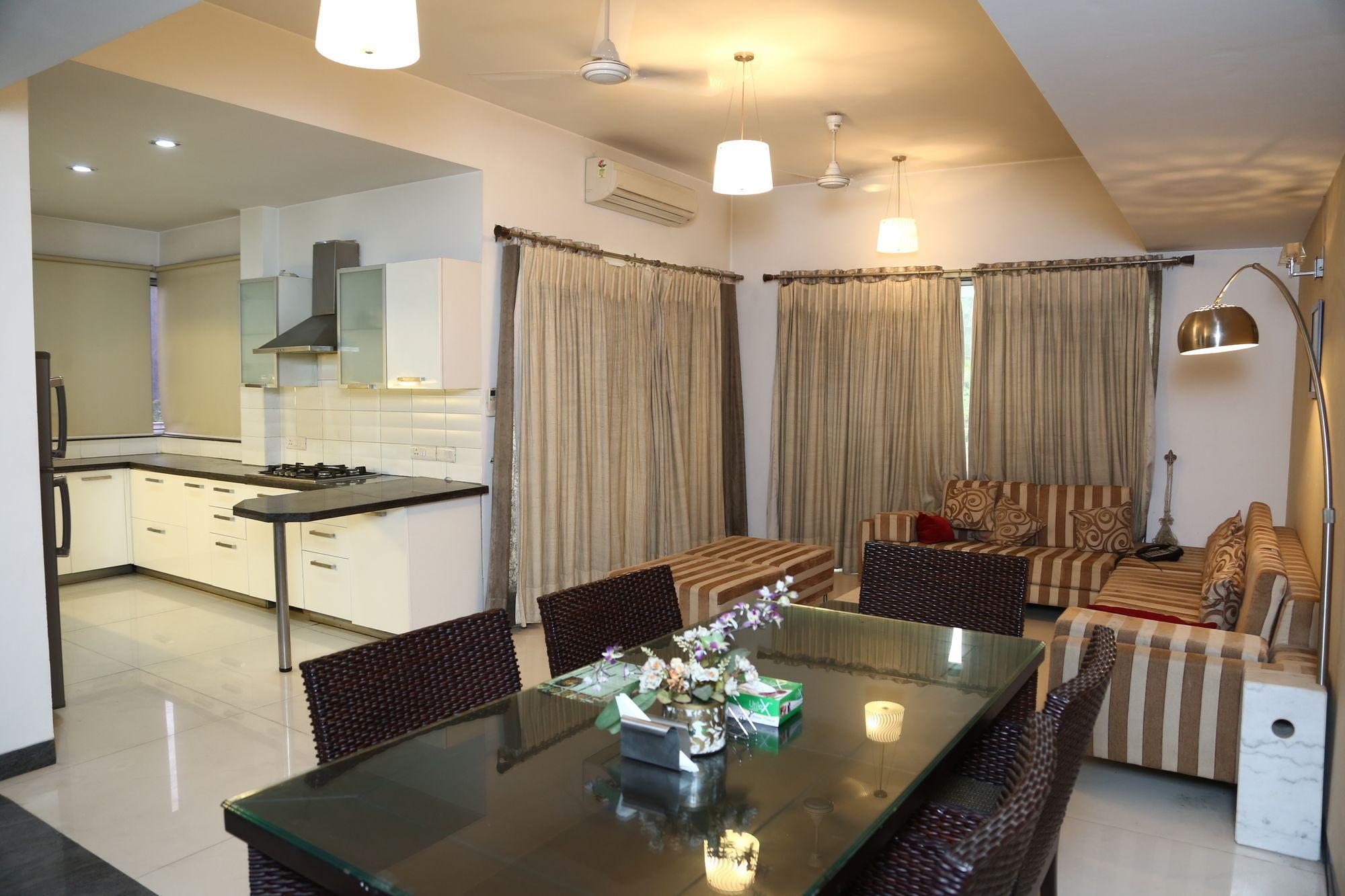 Imperial Apartments Huda City Gurgaon Eksteriør billede