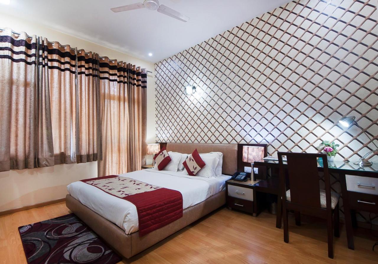 Imperial Apartments Huda City Gurgaon Eksteriør billede
